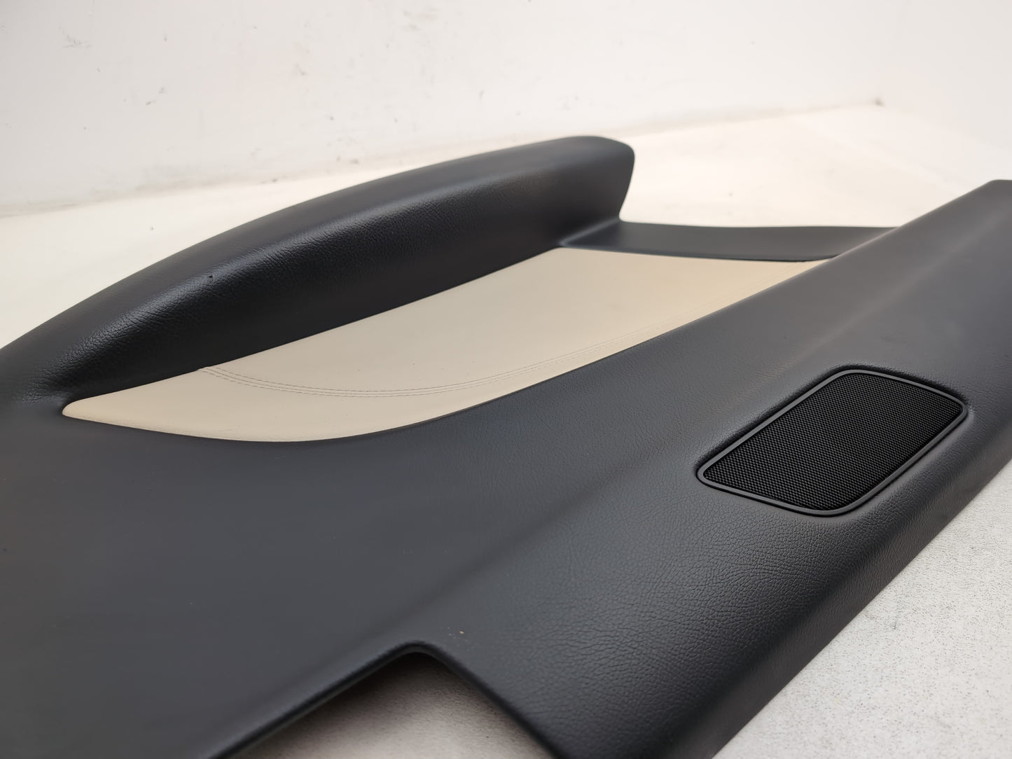 Mercedes-Benz C250 Amg Sport Ed125 Left Front Door Panel A2046907526 2007-2014 - photo 4