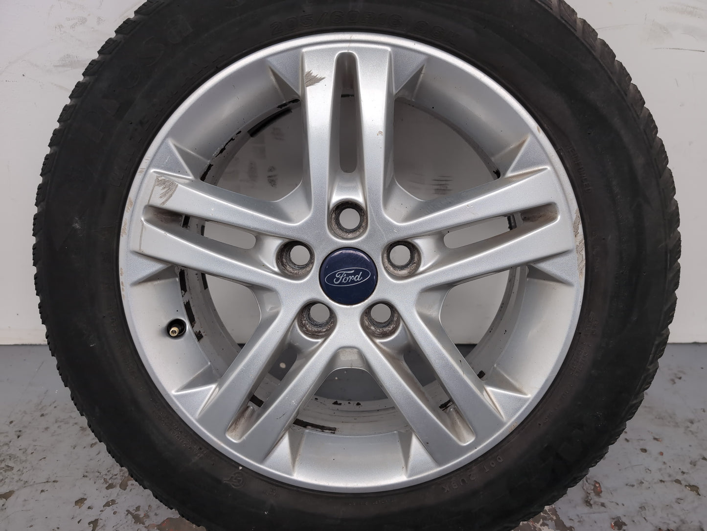 Ford Galaxy Zetec Tdci Auto Wheel With Tyre 205/60 R16 Am2j1007aa - photo 4