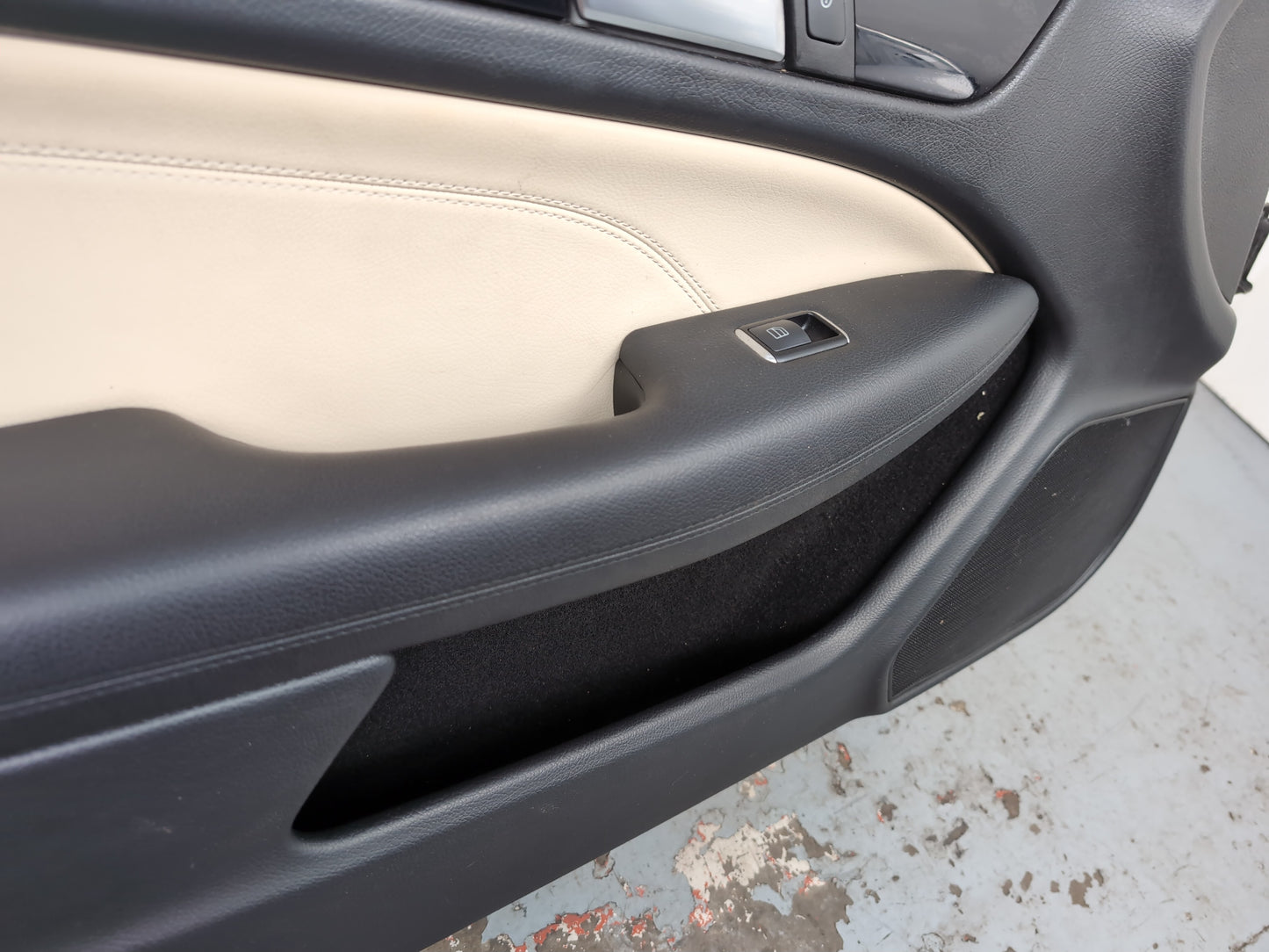 Door Front LH 11