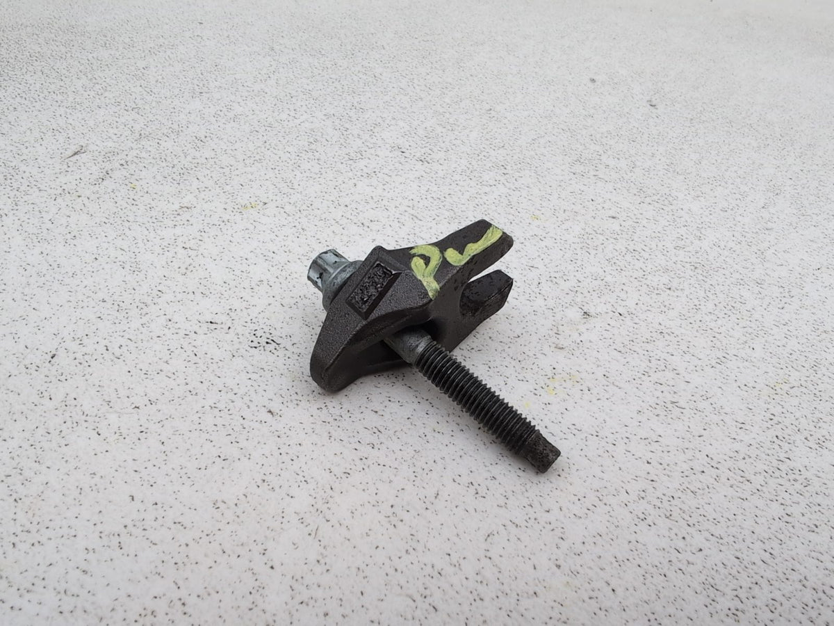 Engine Mounting Bracket 4
