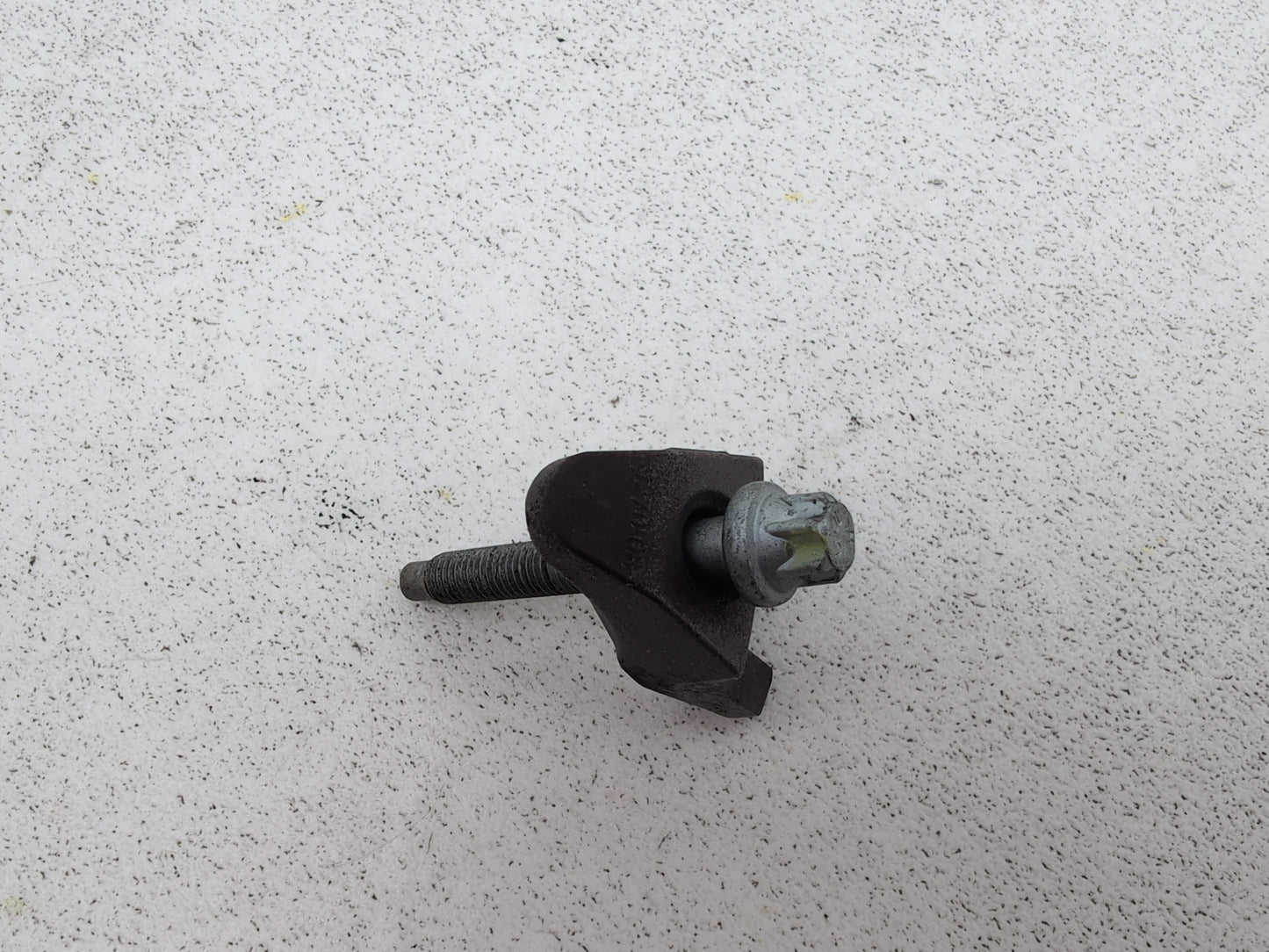 Engine Mounting Bracket 4