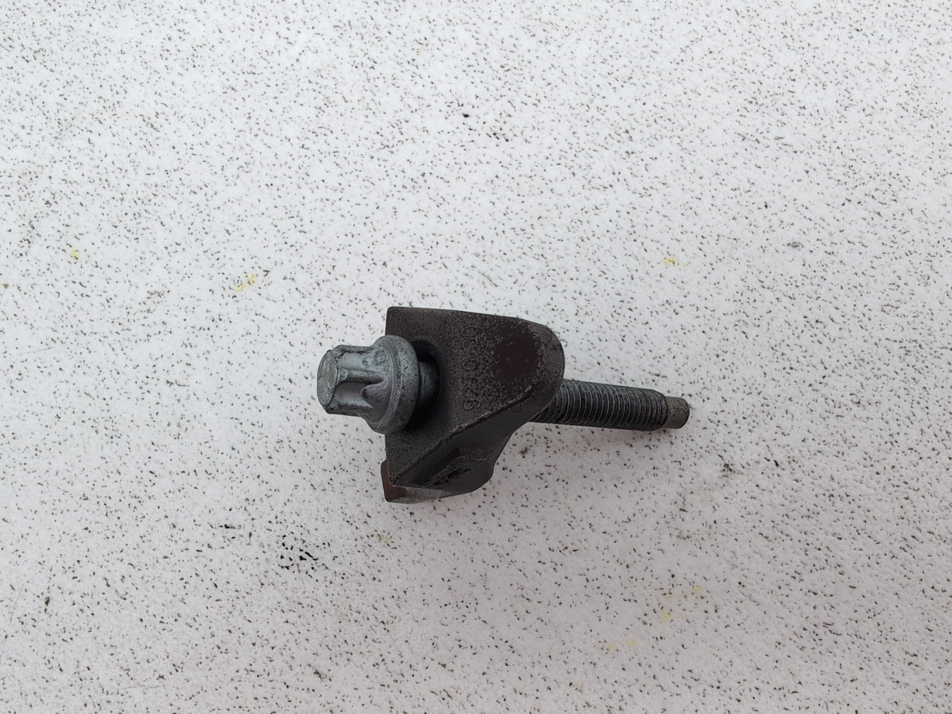 Engine Mounting Bracket 4