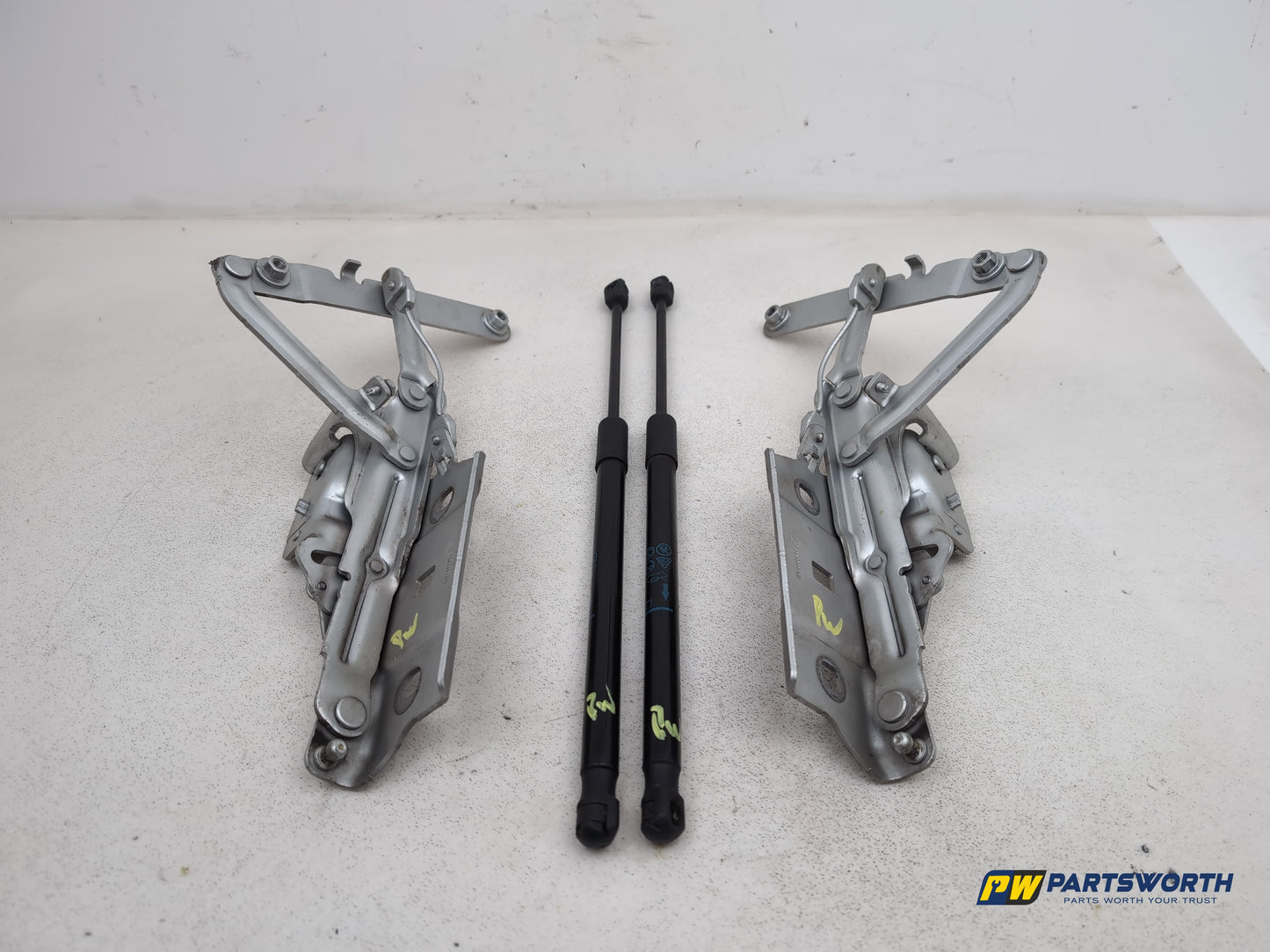 Bonnet Hinges 4