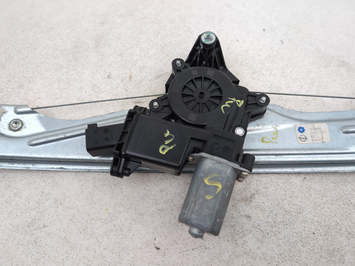 Door Rear Window Regulator RH 4