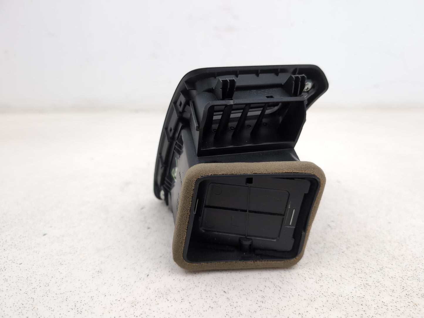 Honda Accord Ex I-Vtec Front Passenger Side Air Vent E6165131500 2008-2012 - photo 4