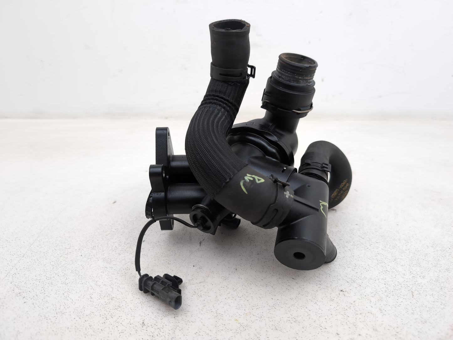 Jaguar Xe Prestige D Auto Thermostat Housing W584a 2015-2021 - photo 4