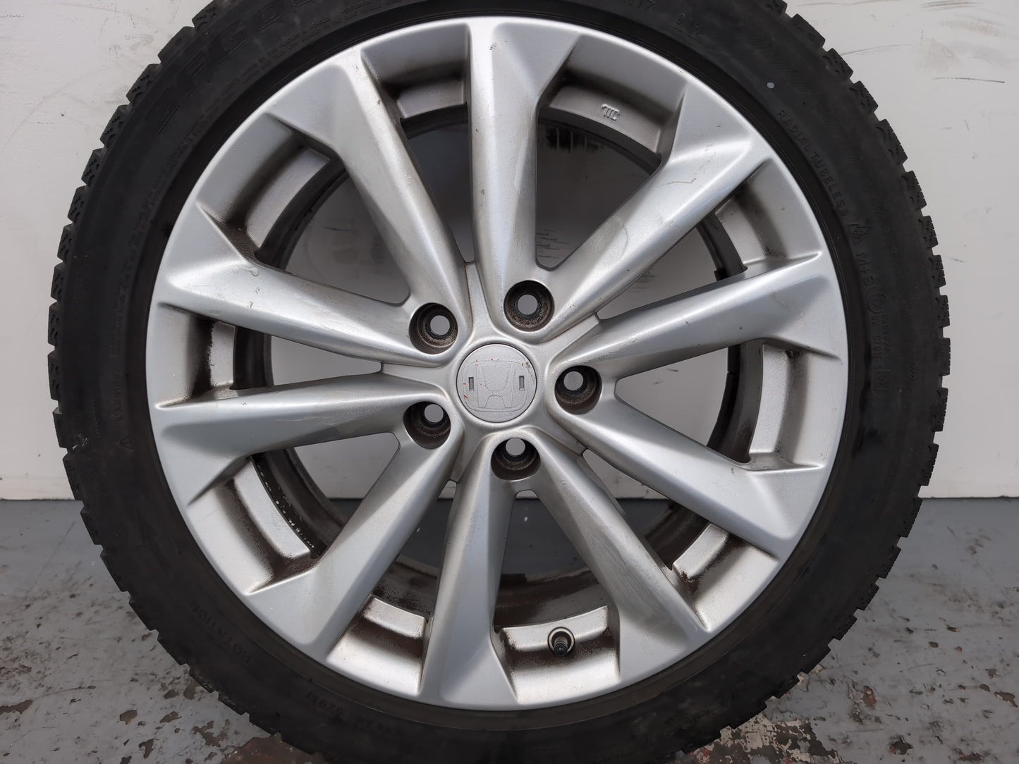 Honda Accord /Nissan Quasqai Wheel With Tyre 225/45 R17 403004ea1b - photo 4