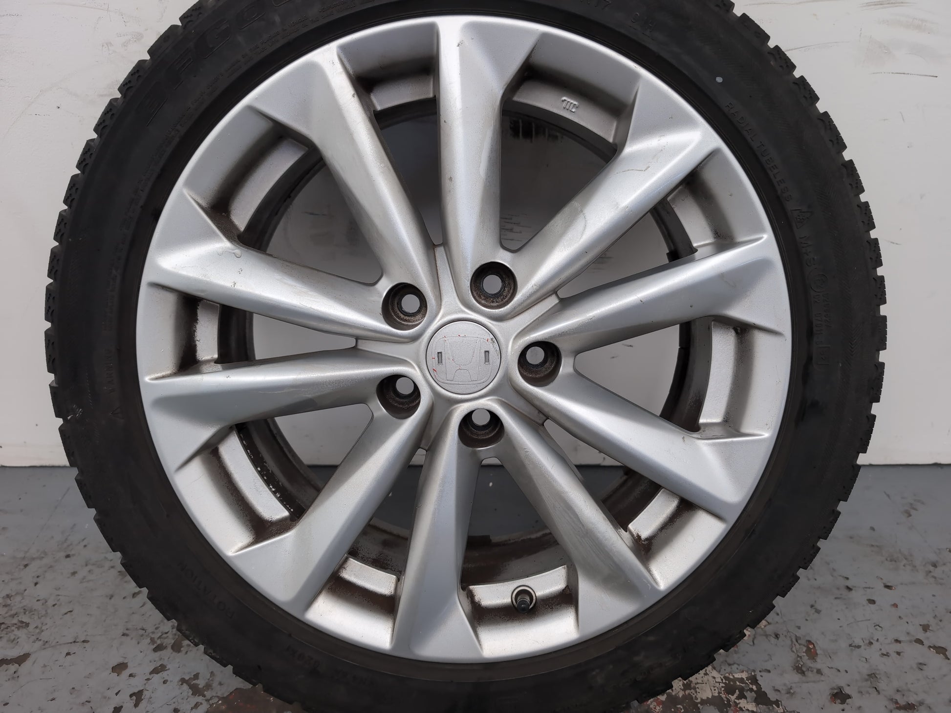 Honda Accord /Nissan Quasqai Wheel With Tyre 225/45 R17 403004ea1b - photo 4