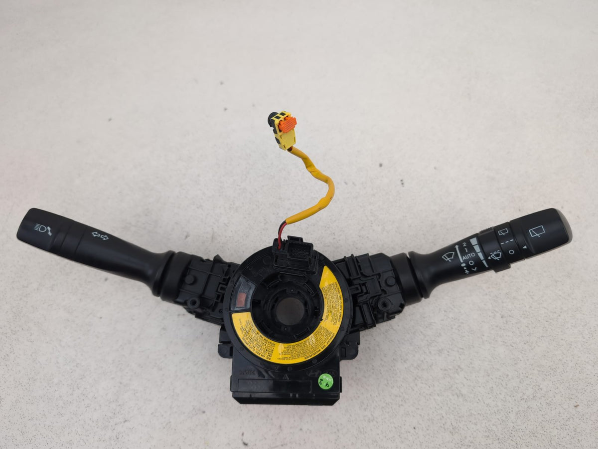 Wiper Stalk, Cruise Control, Gear Selector Stalk  4
