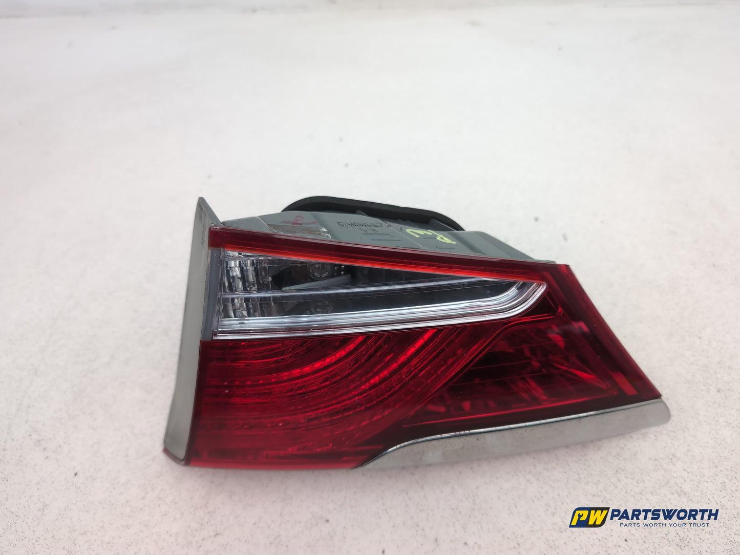 Hyundai I40 Mk1 Vf Rear Tail Light Inner Right Side 924013z500 2011-2015 - photo 4