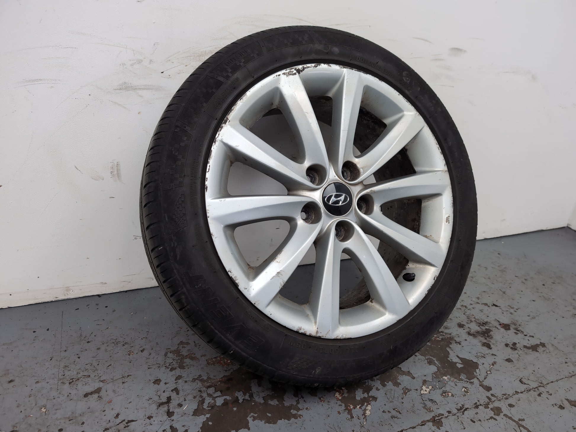 Hyundai I40 Style Crdi Wheel With Tyre 215/50 R17 2011-2019 - photo 4