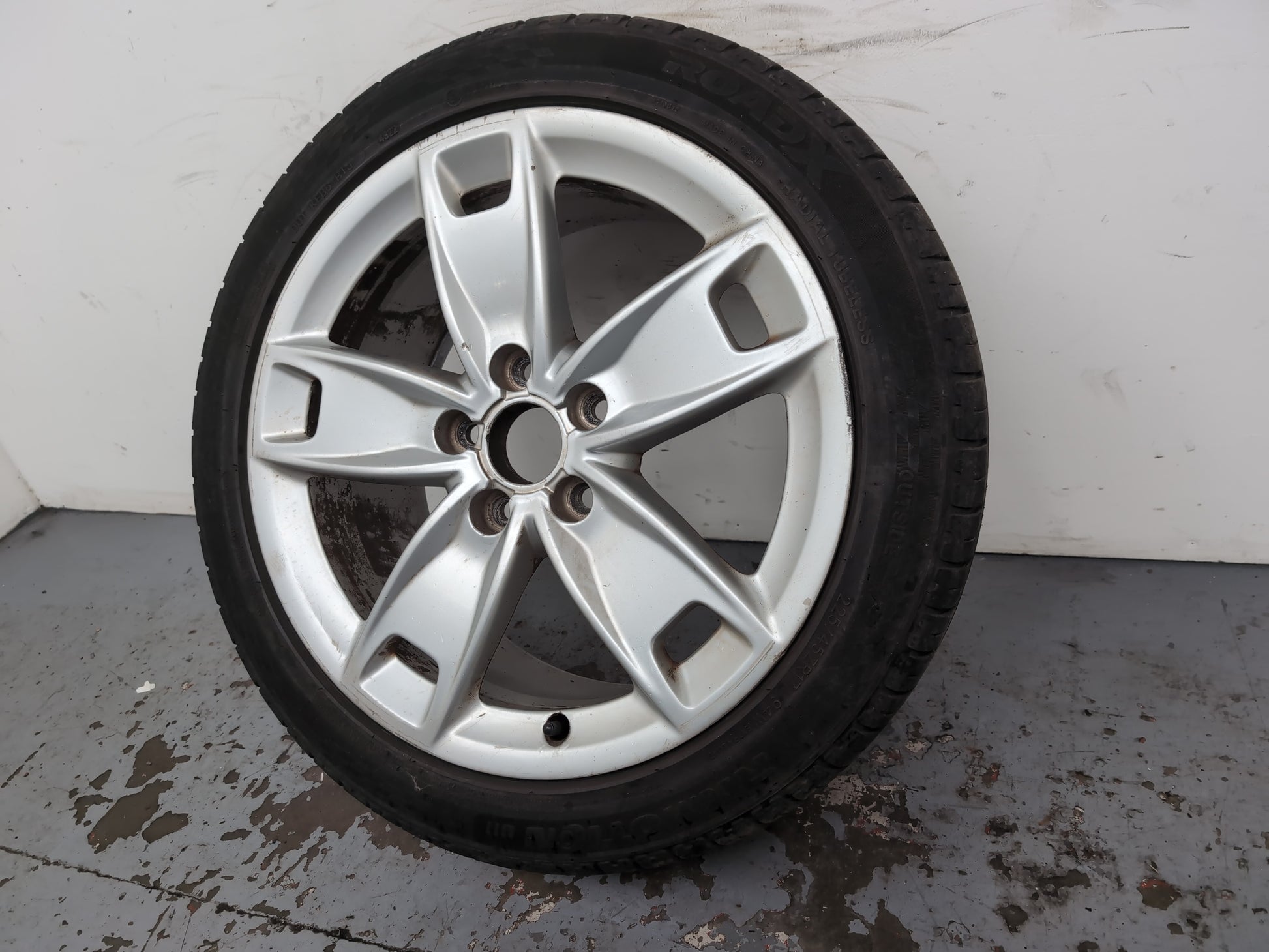 Audi A3 Sport Tfsi Wheel With Tyre 225/45 R17 8p0601025bl - photo 4