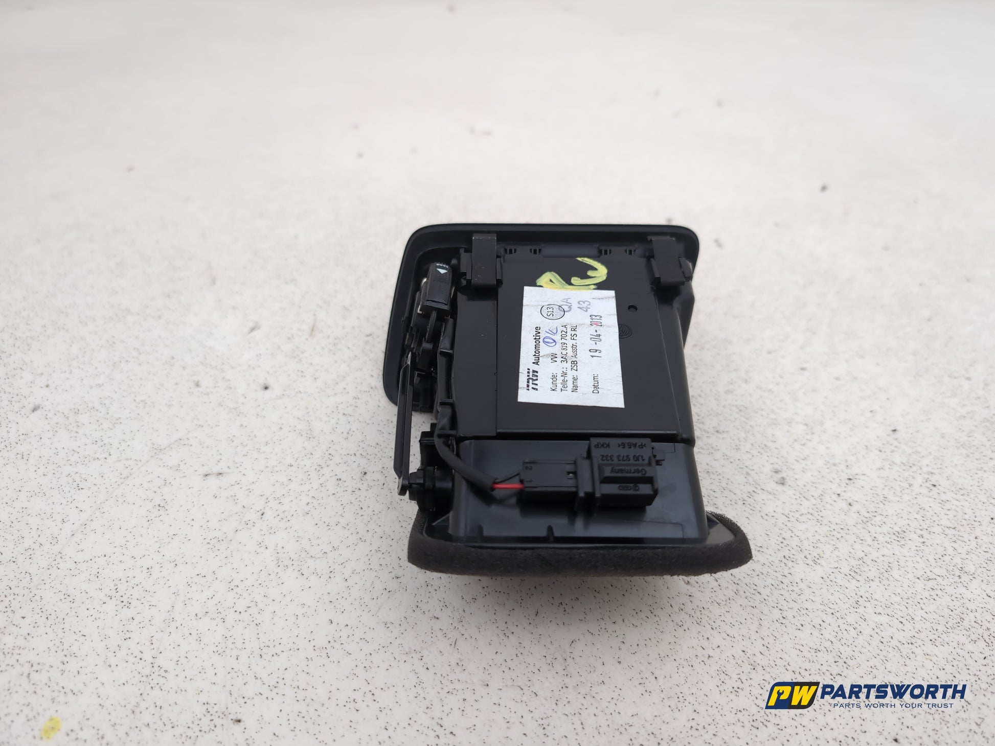 Volkswagen Passat Highline Drivers Side Front Dash Air Vent 3ac819702a 2010-2014 - photo 4