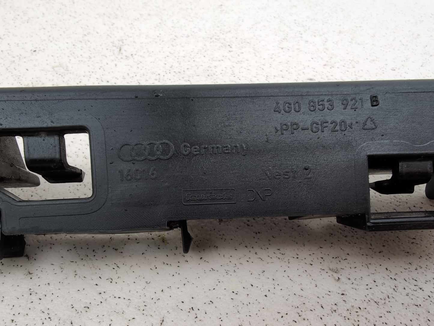 Audi A6 Se Tdi Side Skirt Holder Front Left Passenger Side 4g0853921b 2011-2018 - photo 4