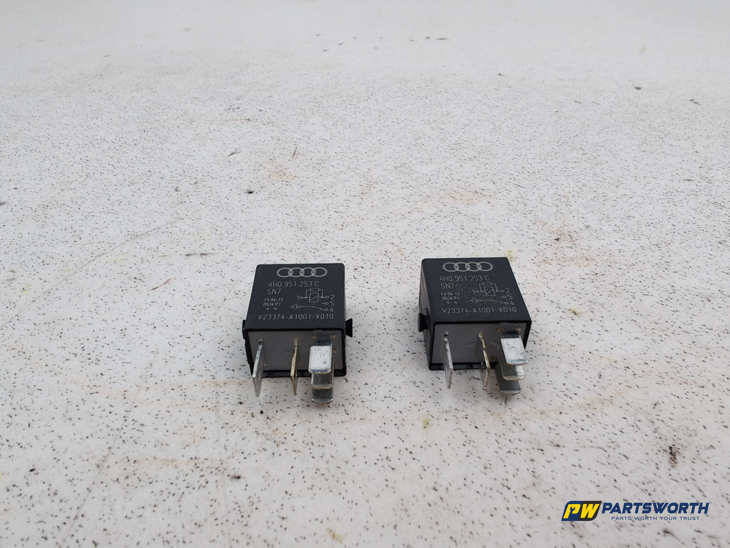 Fuse and Relay Box 1 4