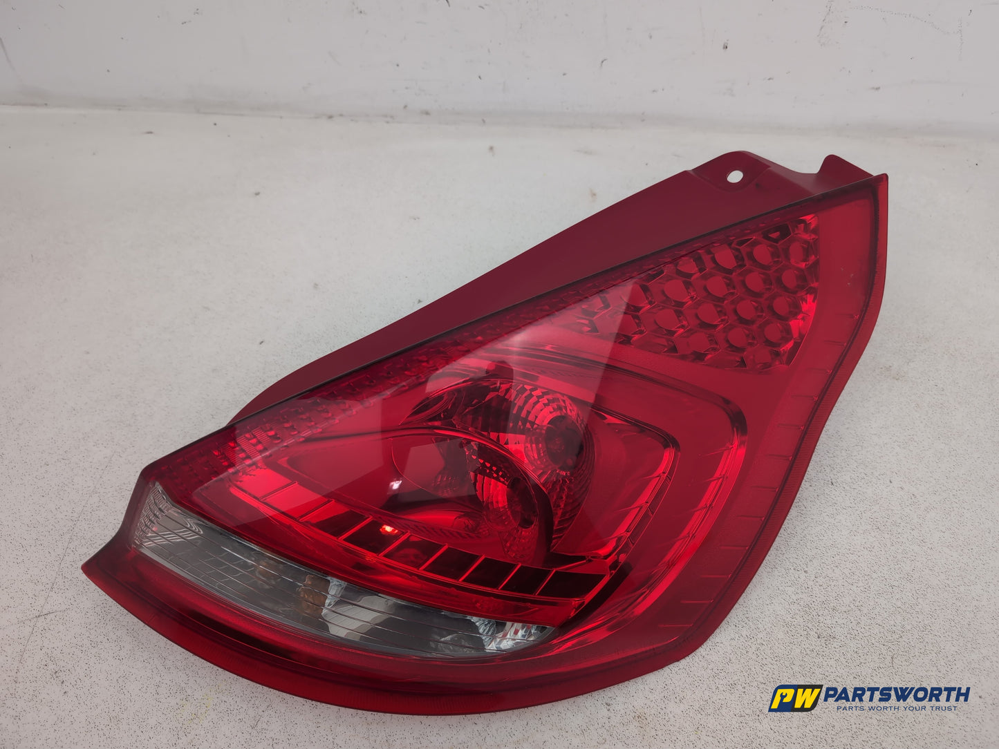 Ford Fiesta Zetec Lamp Assembly Rear Rh Driver Side 8a6113404a 2012-2017 - photo 4