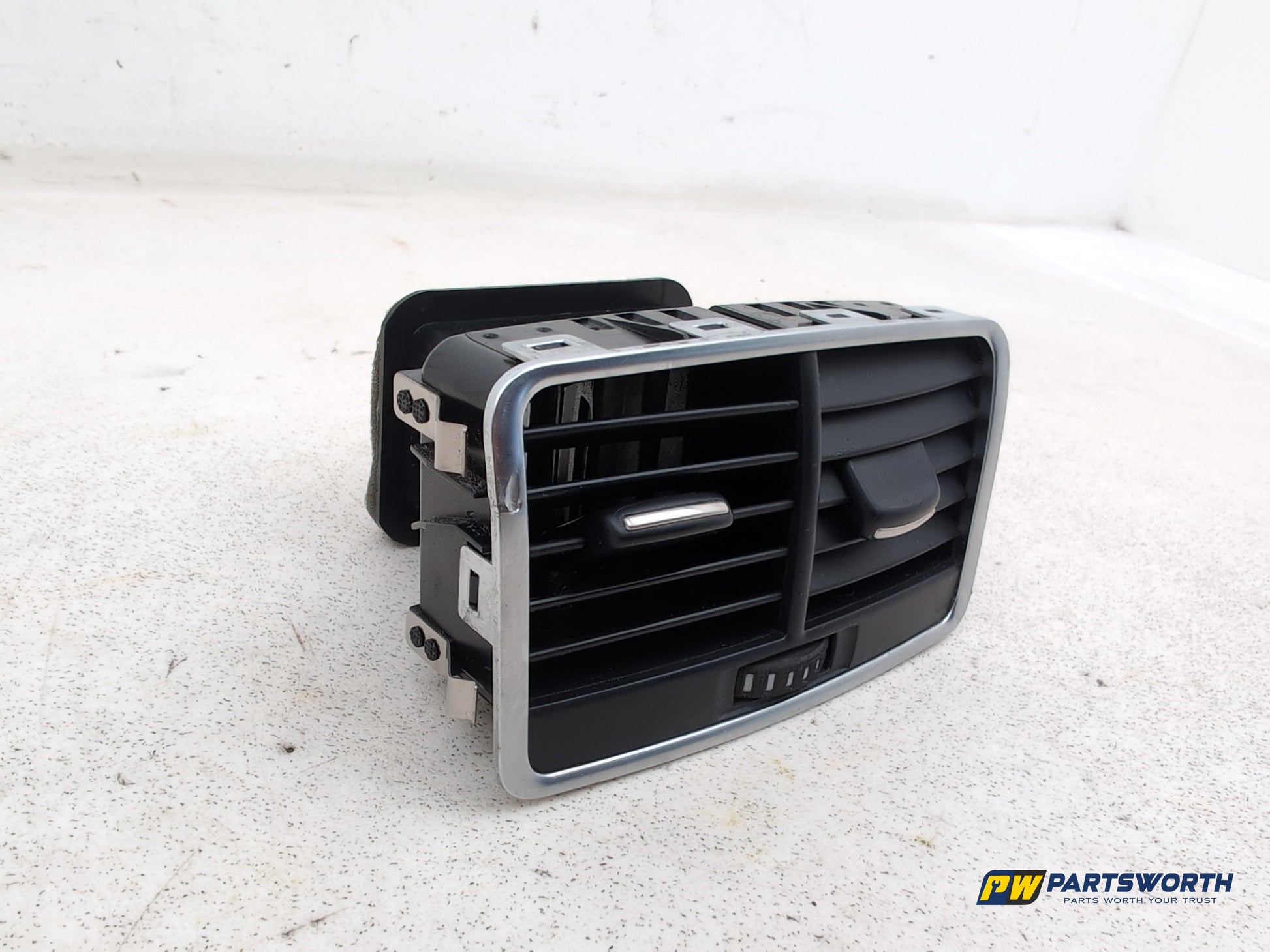 Audi A6 Se Tdi Quattro A Rear Air Vent Trim 4f0819203c 2005-2008 - photo 4