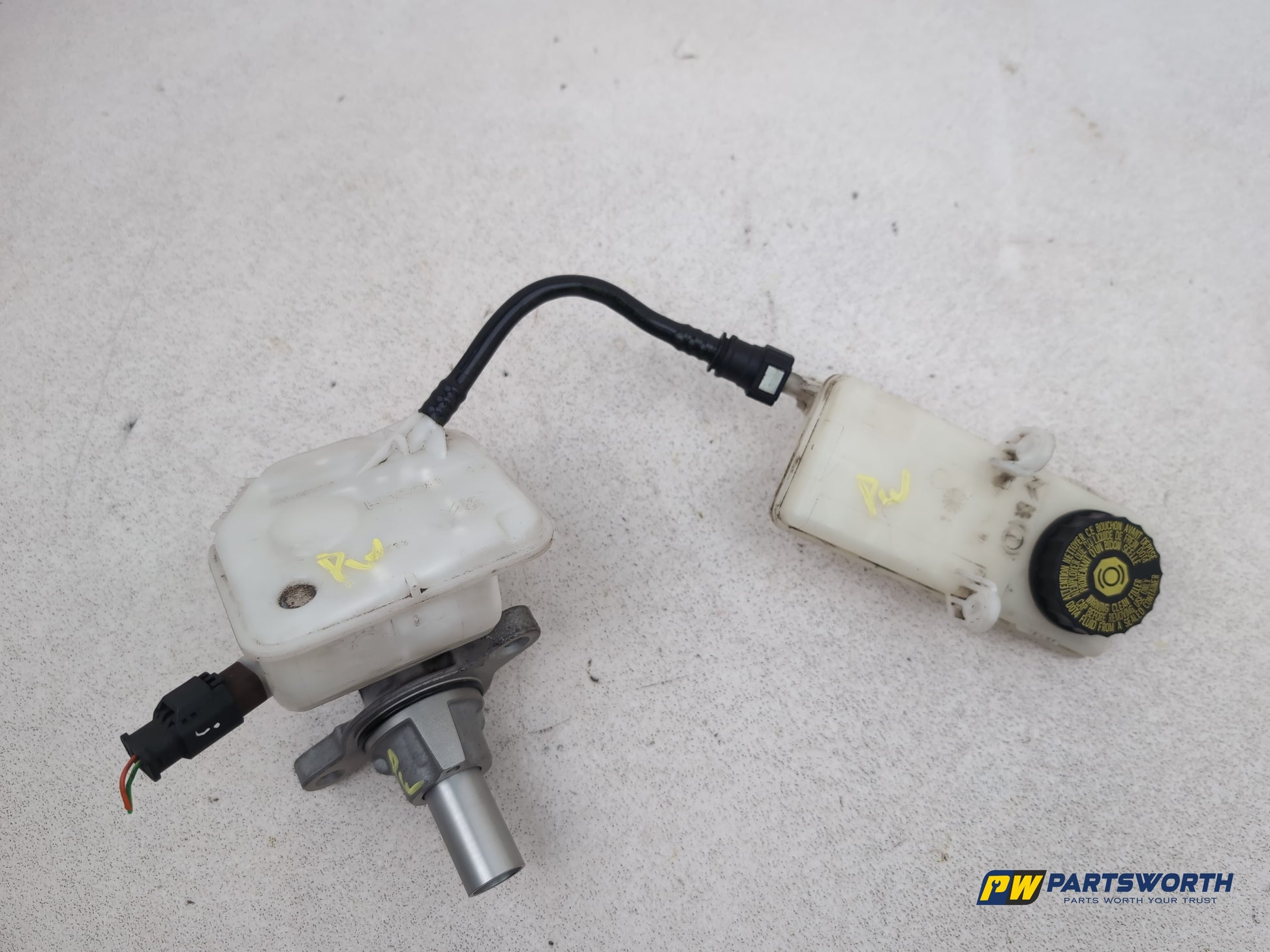 Citroen C4 Vtr+ Hdi Brake Master Cylinder 2006 And Reservoirs 2010-2013 - photo 4