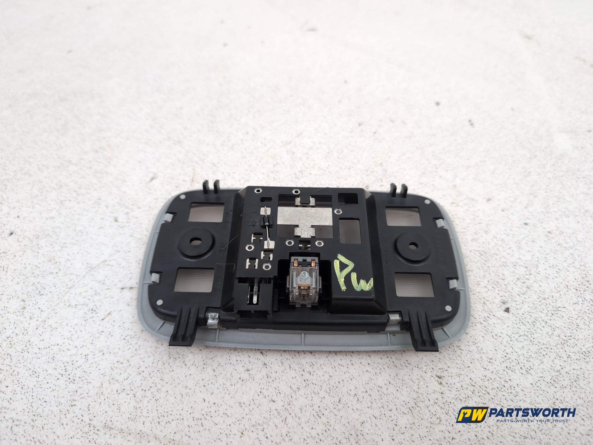 Hyundai Ix35 Style 2wd Crdi 134 Reading Light Rear 928502sxxx 2009-2015 - photo 4