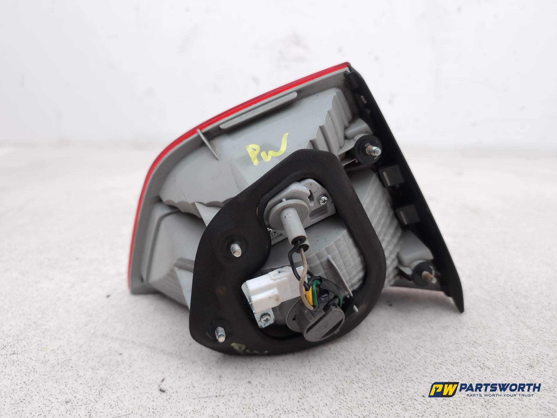 Hyundai Ix35 Style 2wd Crdi 134 Lamp Assembly Rear Inner Rh Driver Side 924062y0 - photo 4
