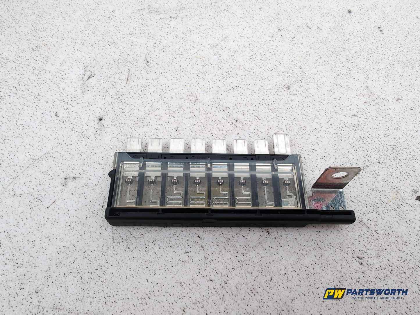 Fuse and Relay Box 1 4