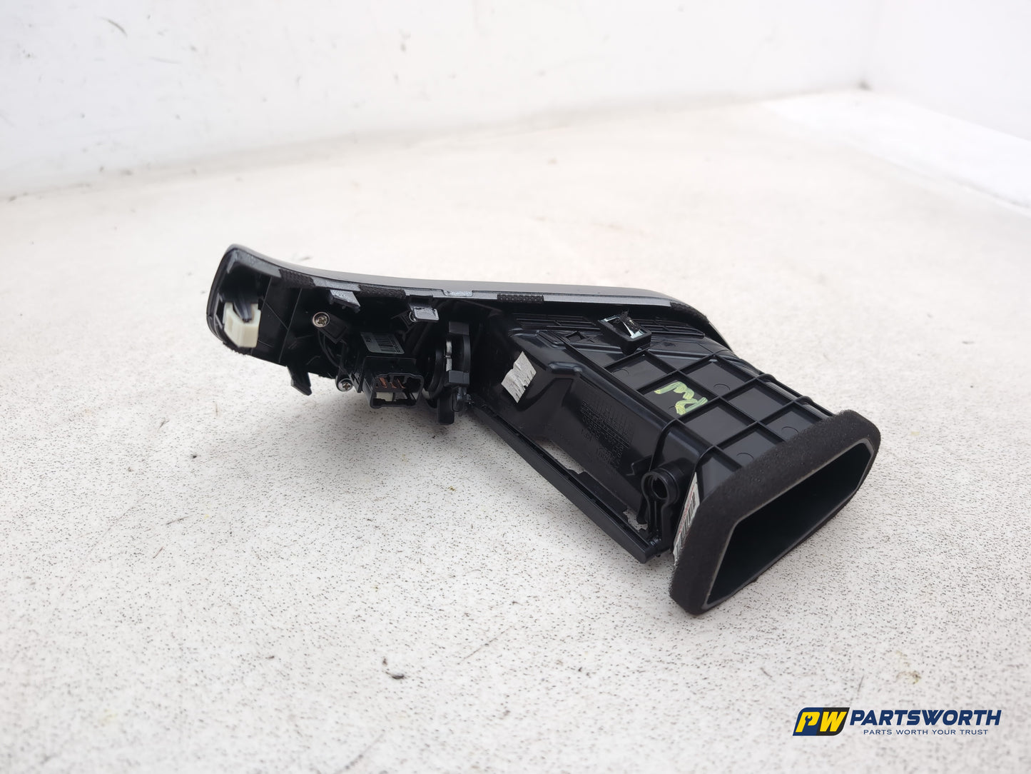 Hyundai Ix35 Style 2wd Dashboard Centre Air Vent Right Driver Side 974202s900 - photo 4
