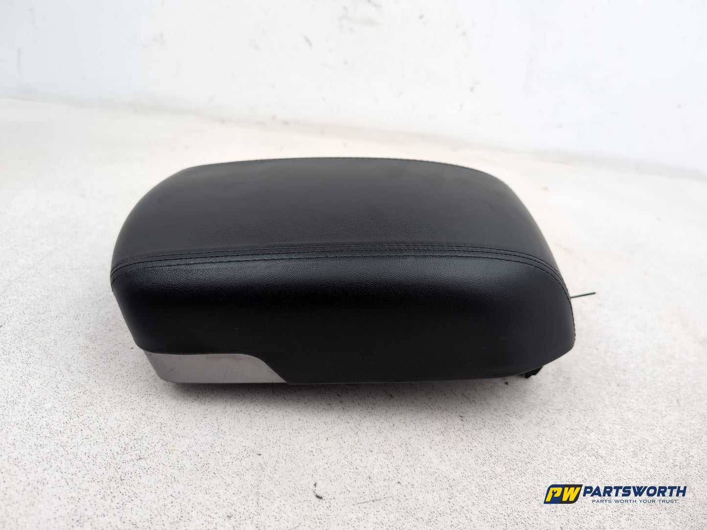 Hyundai Ix35 Style 2wd Crdi 134 Centre Console Armrest 2009-2015 - photo 4