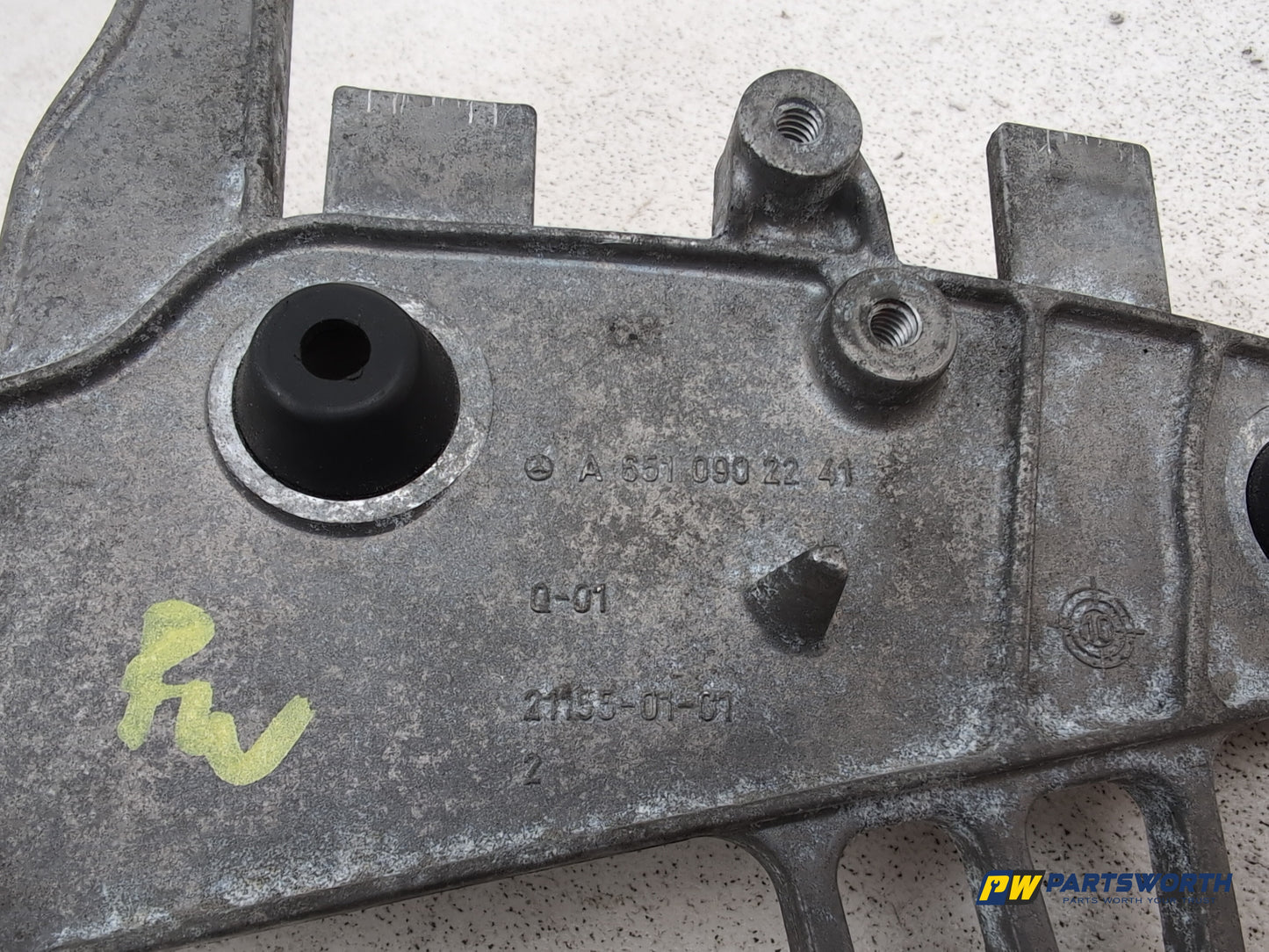 Mercedes-Benz C250 Amg Sport Ed125 Cdi Air Filter Box Holder Bracket A6510902241 - photo 4