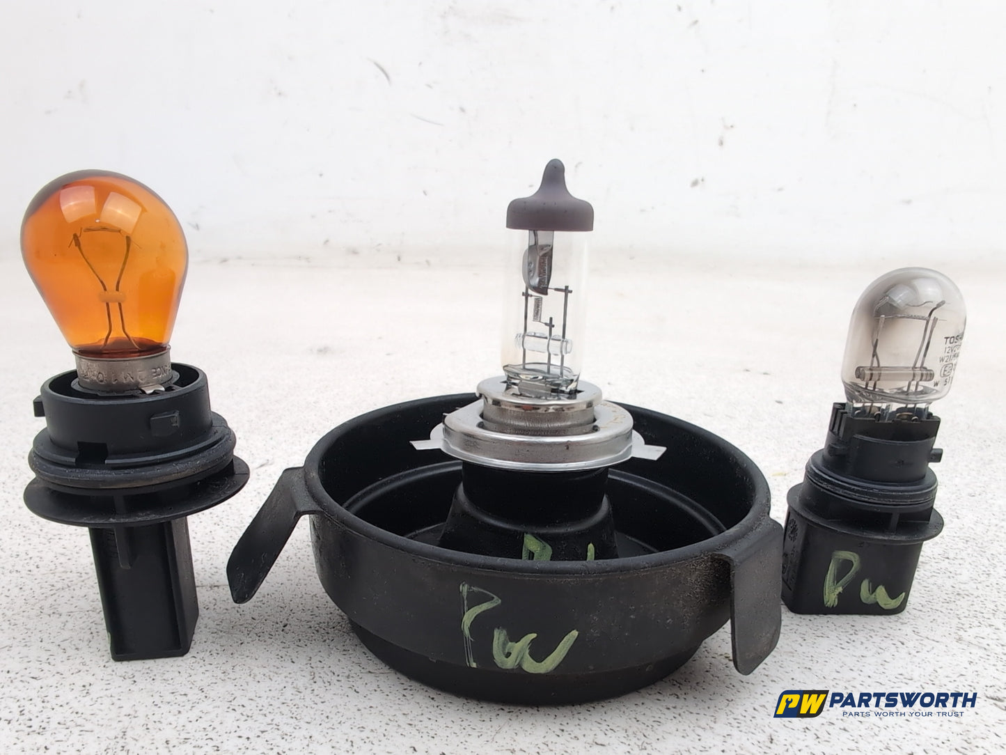 Skoda Citigo Se 12v Headlight Light Bulbs And Dust Cover Set - photo 4