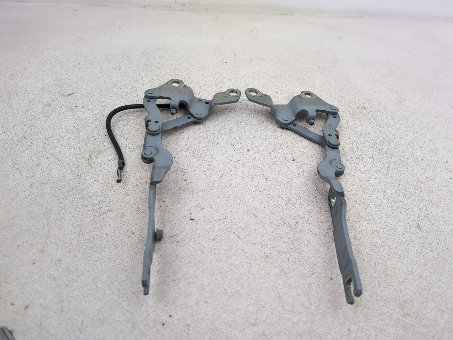 Bmw 318d Performance Edition Bonnet Hinges Pair 2009-2012 - photo 4