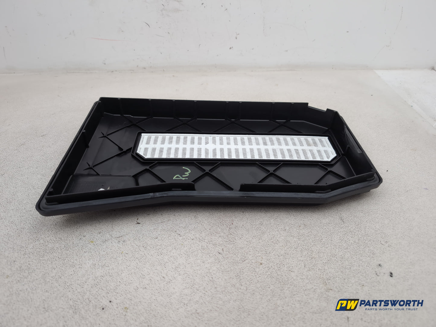 Porsche Cayenne Tiptronic S Battery Cover 7l0864643 2003-2010 - photo 4