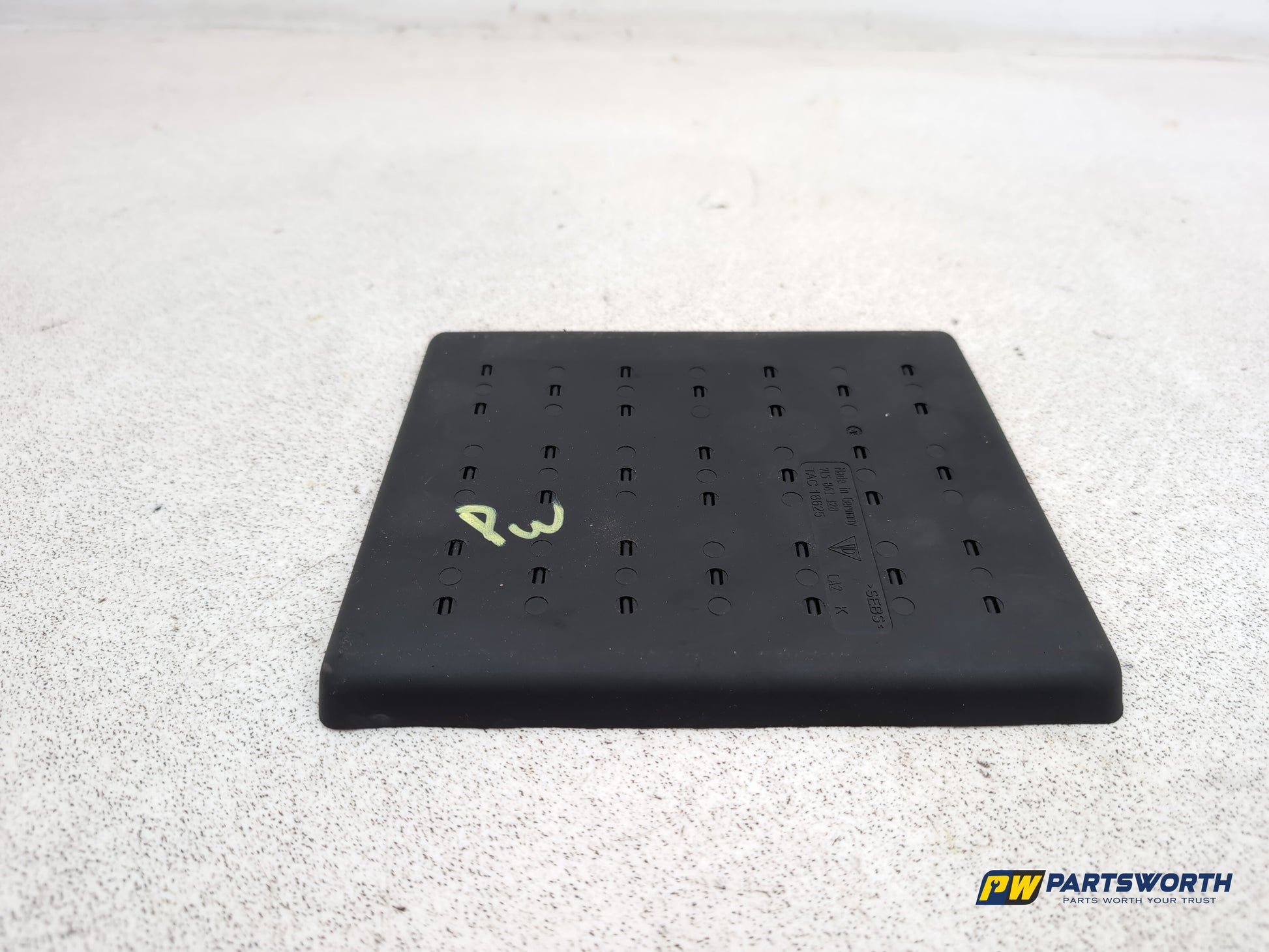 Porsche Cayenne Tiptronic S Centre Console Insert Rubber Mat 7l5863328 2003-2010 - photo 4