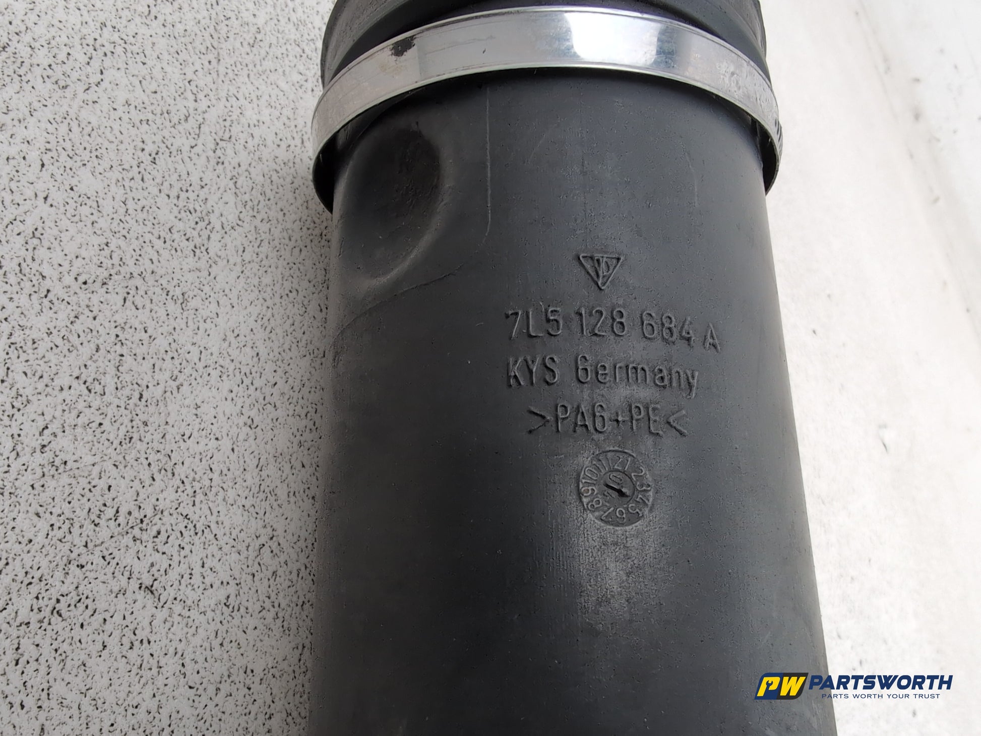 Porsche Cayenne Tiptronic S Petrol Air Intake Hose Pipe 7l5128684 2003-2010 - photo 4