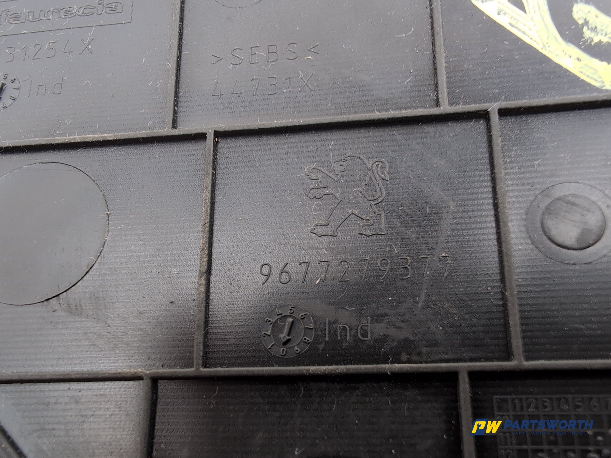 Peugeot 208 Active Rubber Mat Pad Trim 9677279377 2012-2019 - photo 4