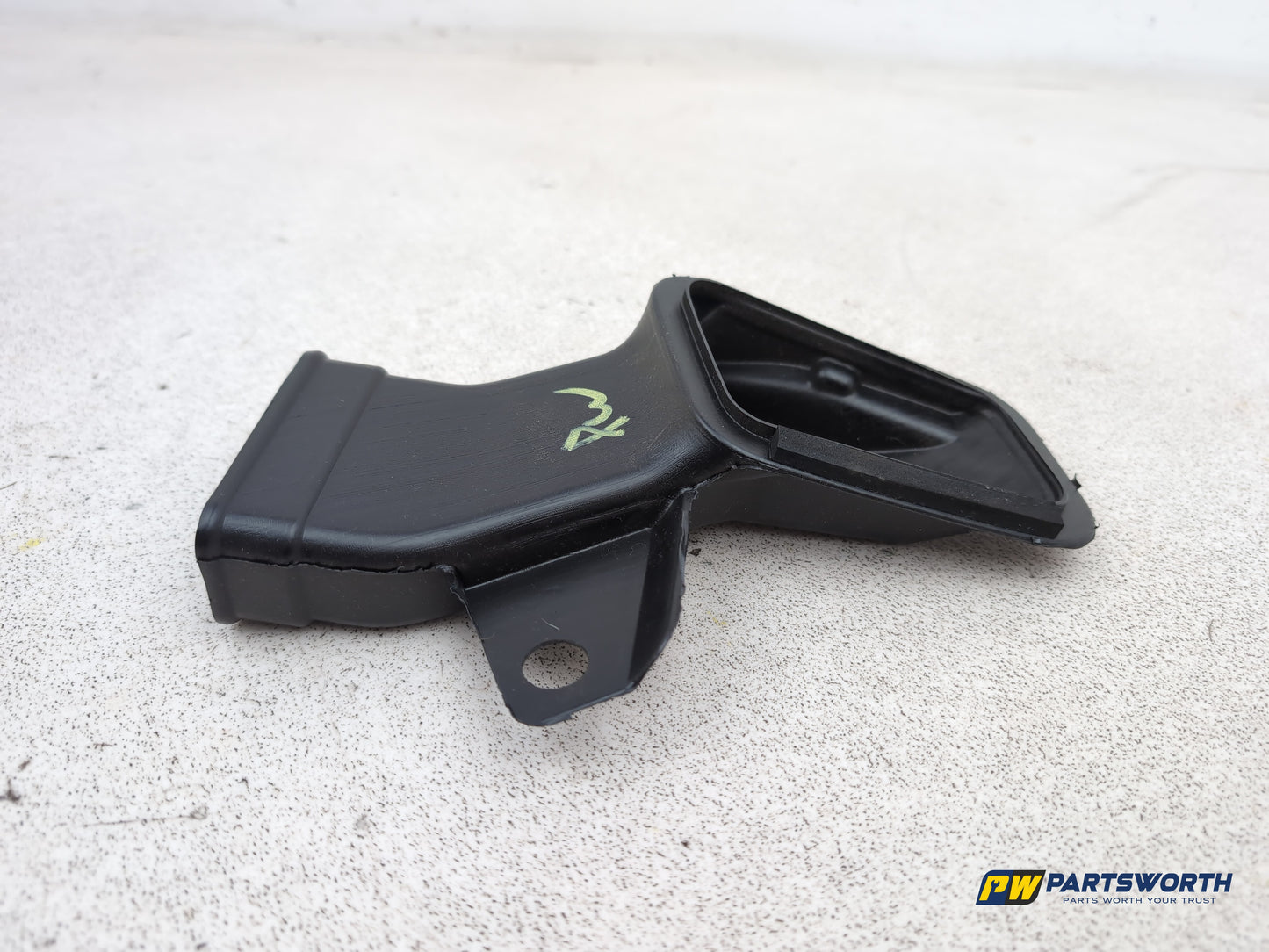 Peugeot 208 Active Air Intake Duct Right Driver Side 9673843280 2012-2019 - photo 4