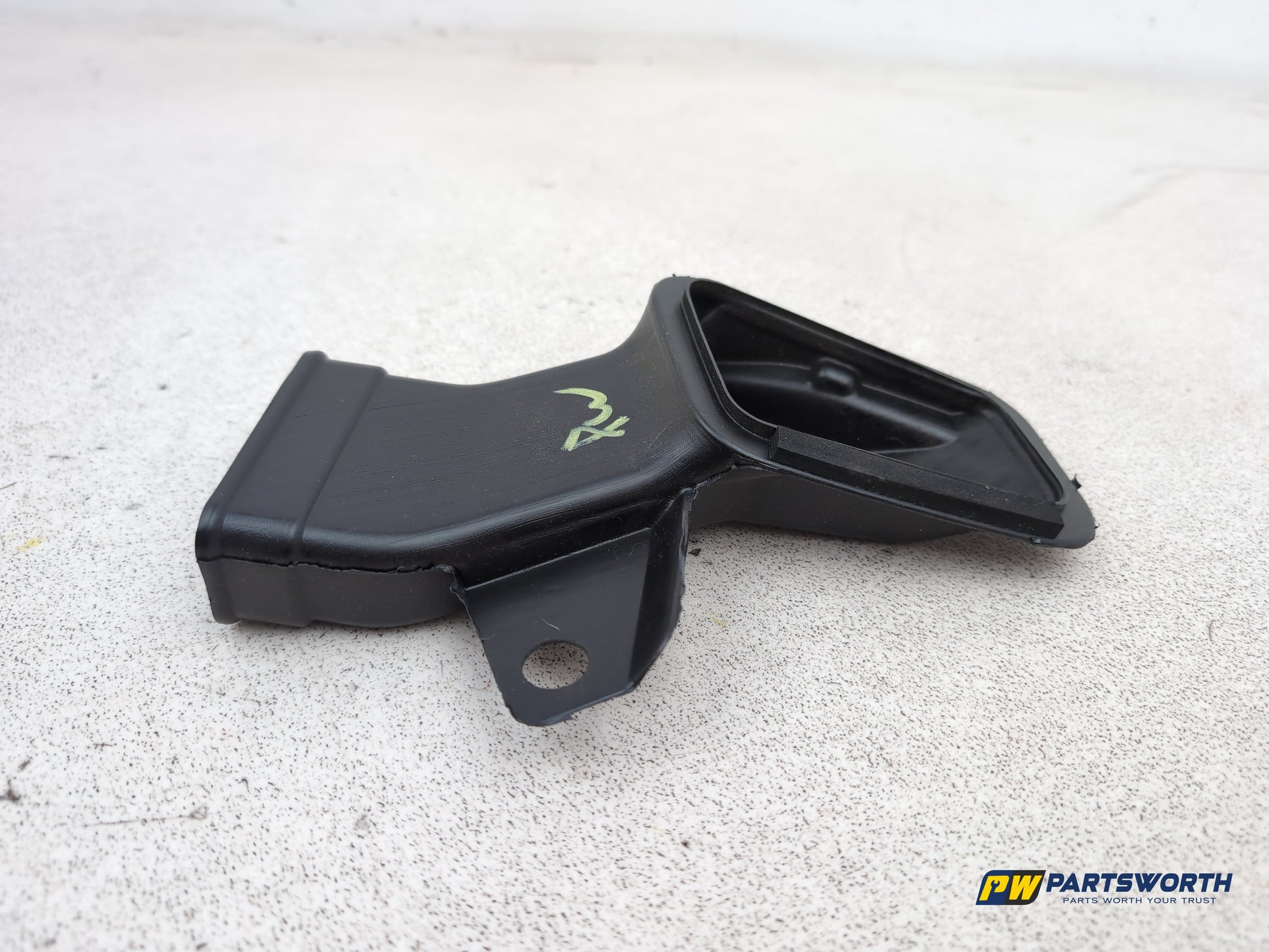 Peugeot 208 Active Air Intake Duct Right Driver Side 9673843280 2012-2019 - photo 4