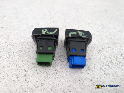 Peugeot 208 Active Child Lock And Hazzard Light Switch 96750883zd 2012-2019 - photo 4