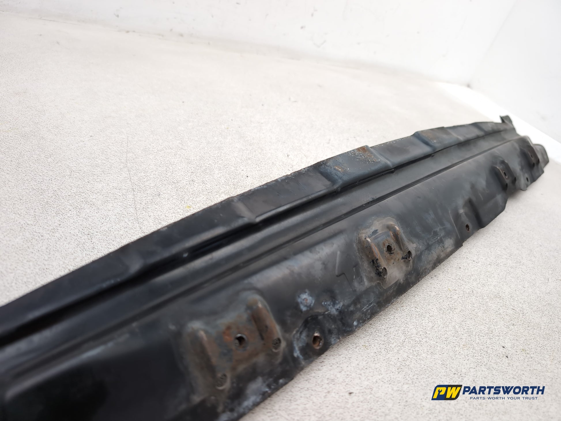 Porsche Cayenne Tiptronic S Radiator Support Bracket 2003-2010 - photo 4