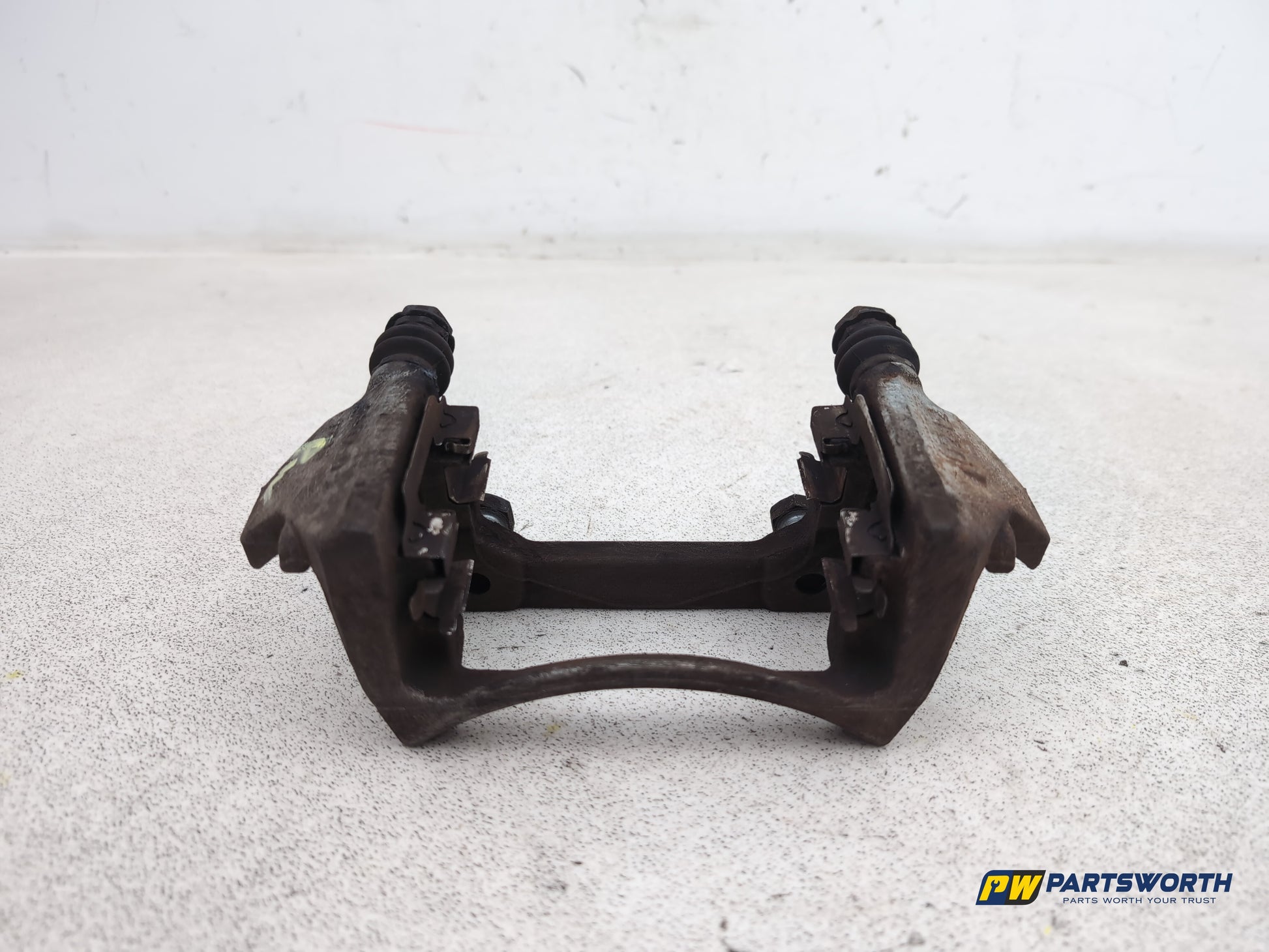 Mercedes-Benz B160 Sport Cvt Front Right Caliper Carrier & Sliders 2009-2011 - photo 4