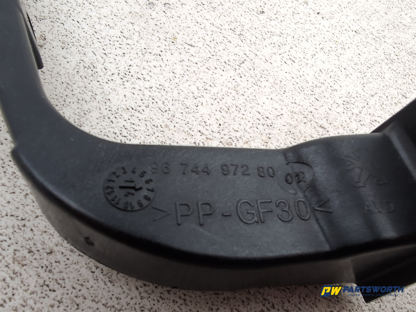 Peugeot 208 Active Front Driver Side Door Handle Holder Bracket 9674497280 - photo 4