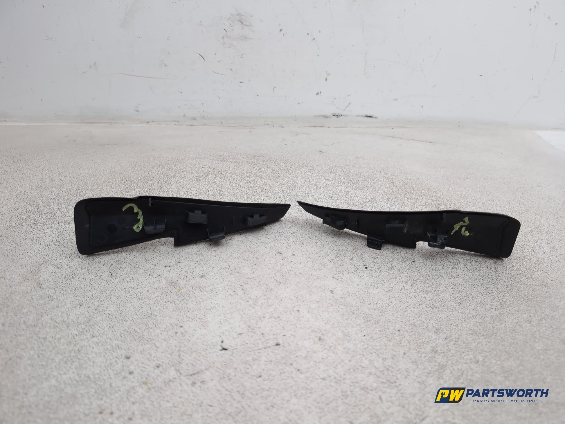Peugeot 208 Active Windshield Pillar Decorative Panel 96748542xt 2012-2019 - photo 4