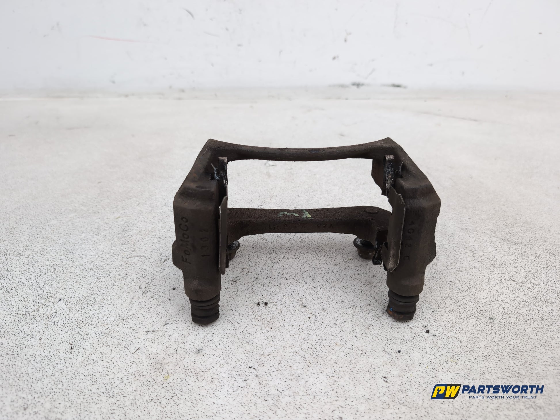 2012 Ford Fiesta Zetec Front Left Passenger Side Brake Caliper Support 2012-2017 - photo 4