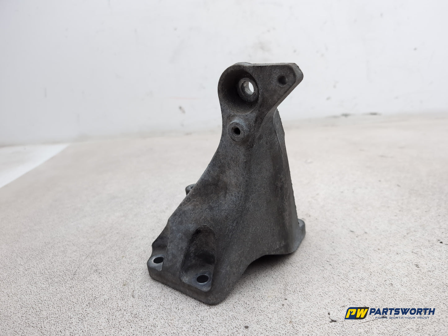 Engine Mounting RH 4