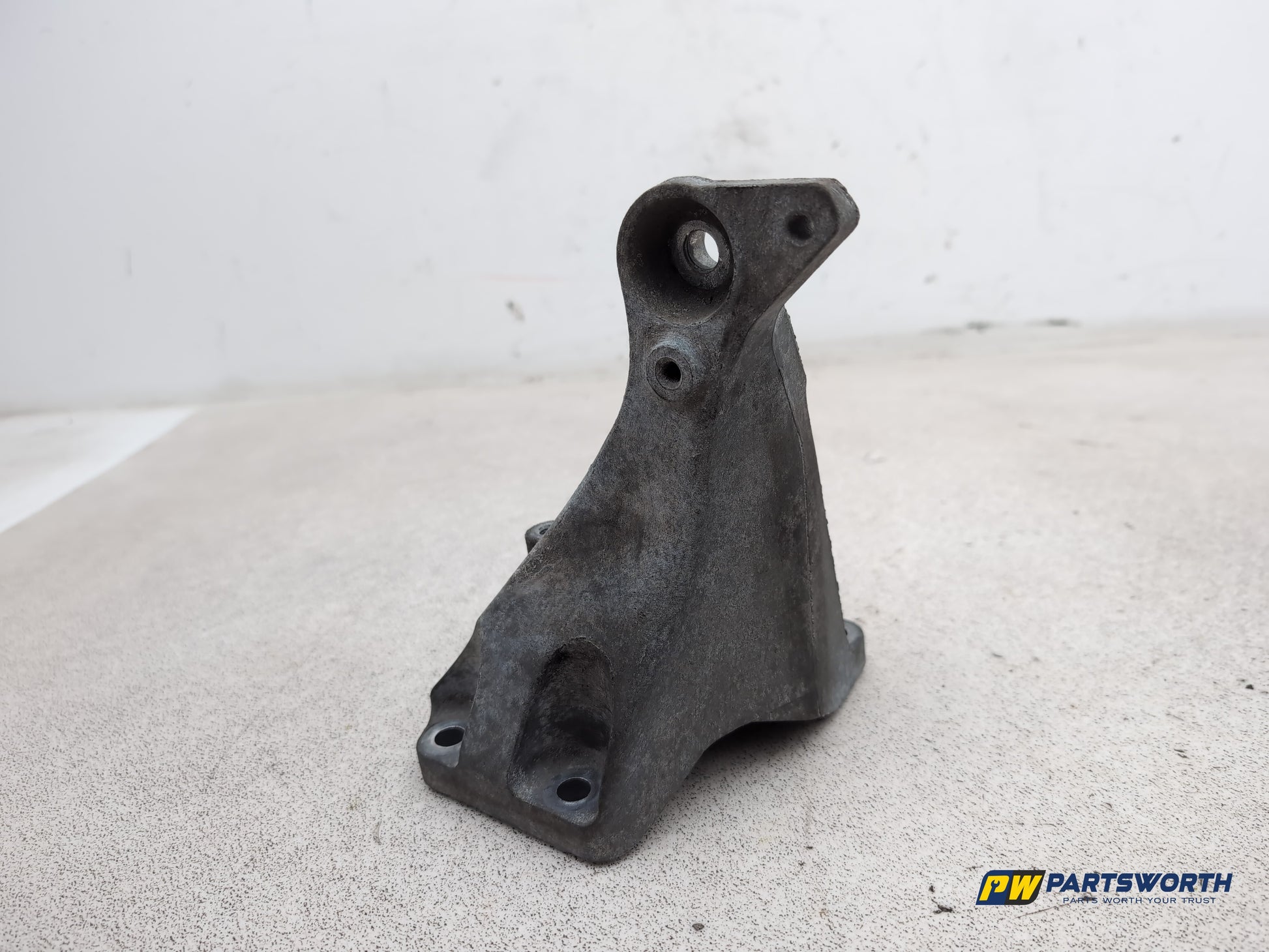 Engine Mounting RH 4