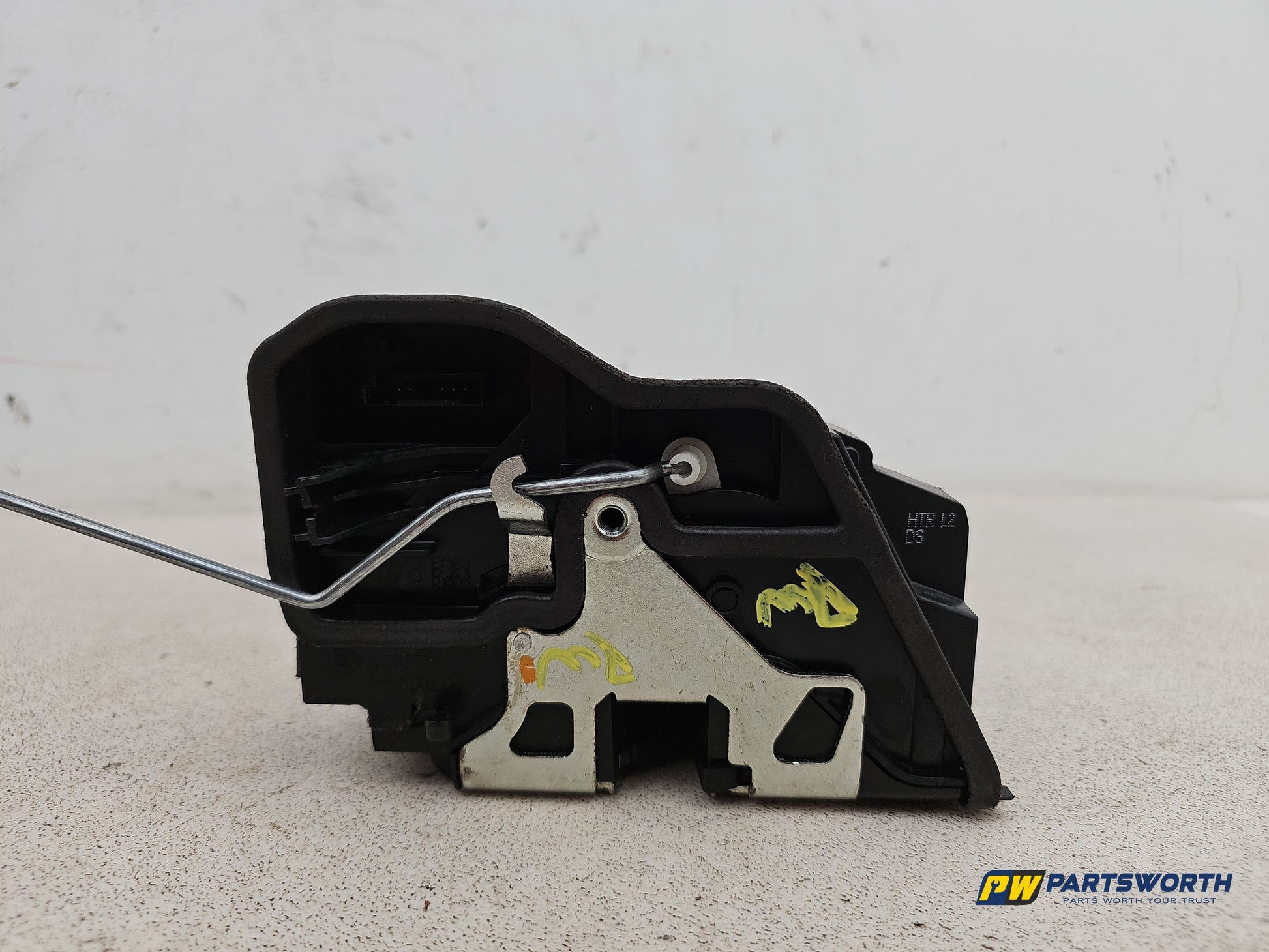 Bmw 520d Se Driver Side Right Rear Door Lock Actuator 7202148 2013-2015 - photo 4