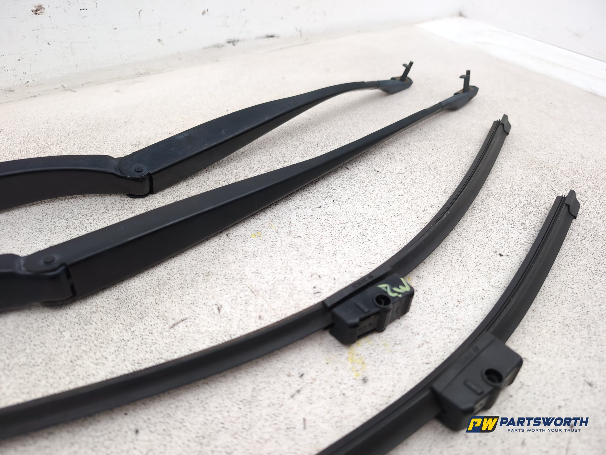 Front Wiper Arm and Blade Kit RH + LH (KIT 4