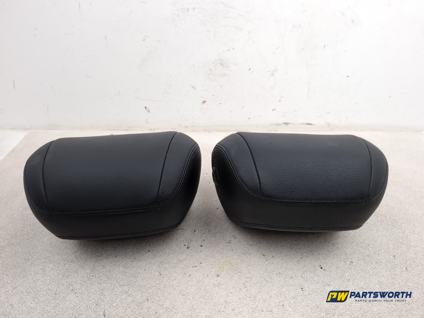 Rear Headrest 4
