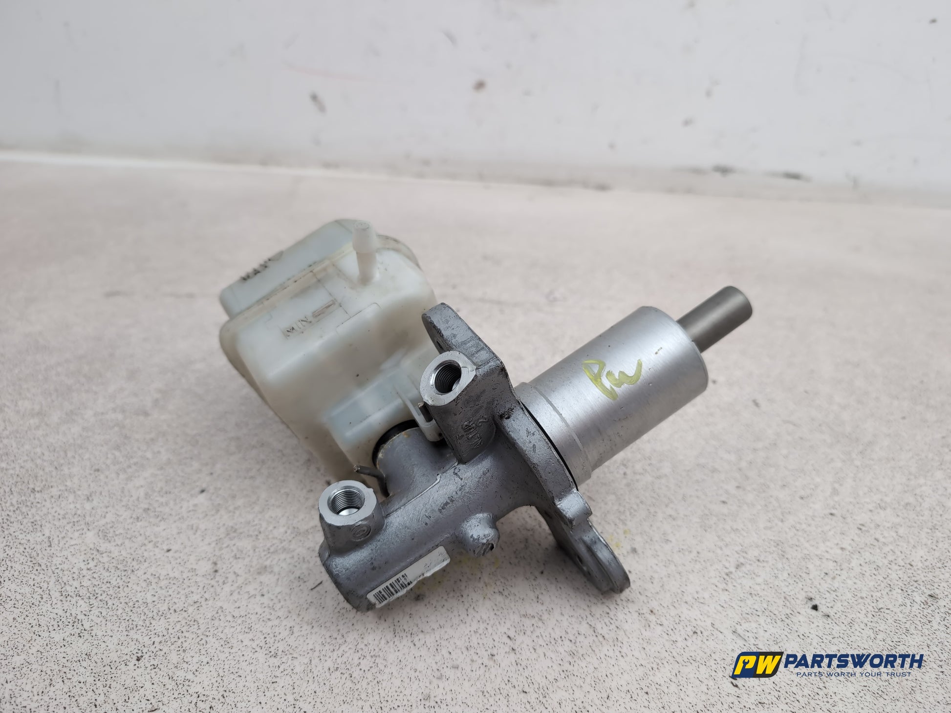 Brake Master Cylinder Assembly 4