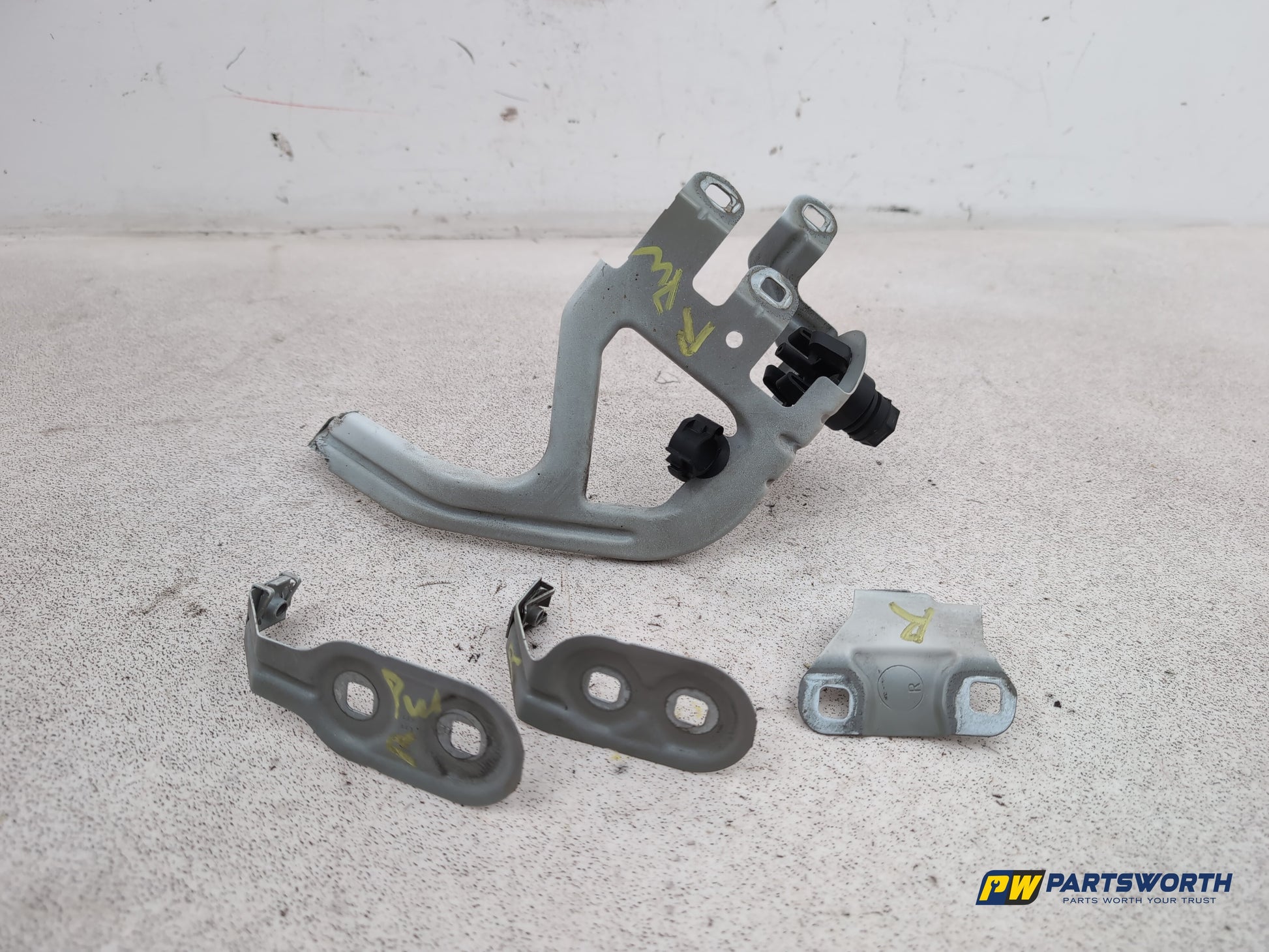 Bmw 5 Series 520d Se Wing Bracket Set Right Driver Side 2013-2017 - photo 4