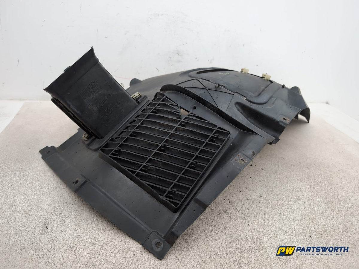 Moulding Wheel Arch Front RH 7